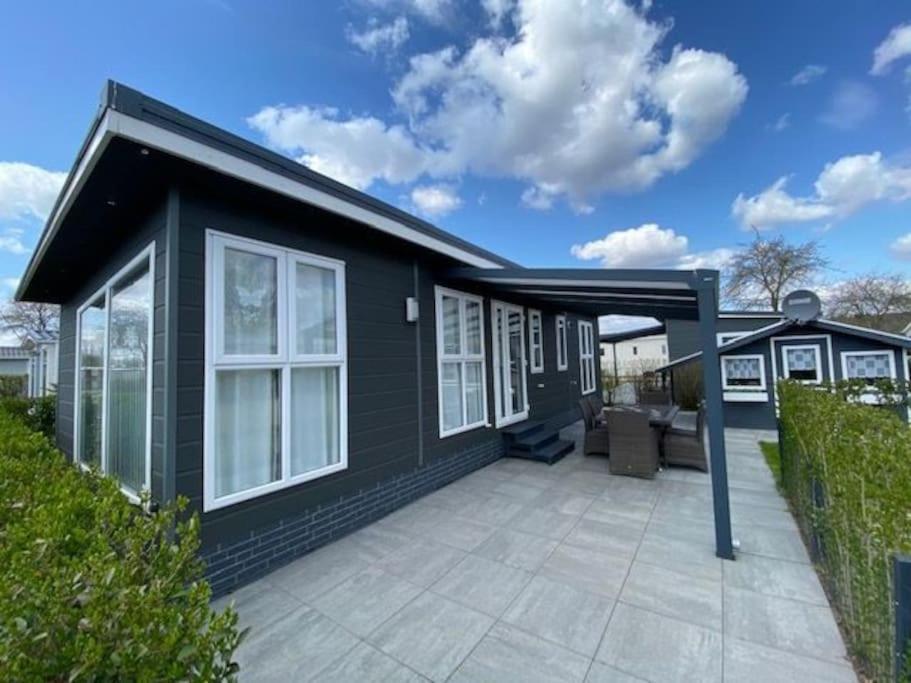 Luxus Chalet Im Schoenen Recratiepark De Veerstal Rheden Εξωτερικό φωτογραφία